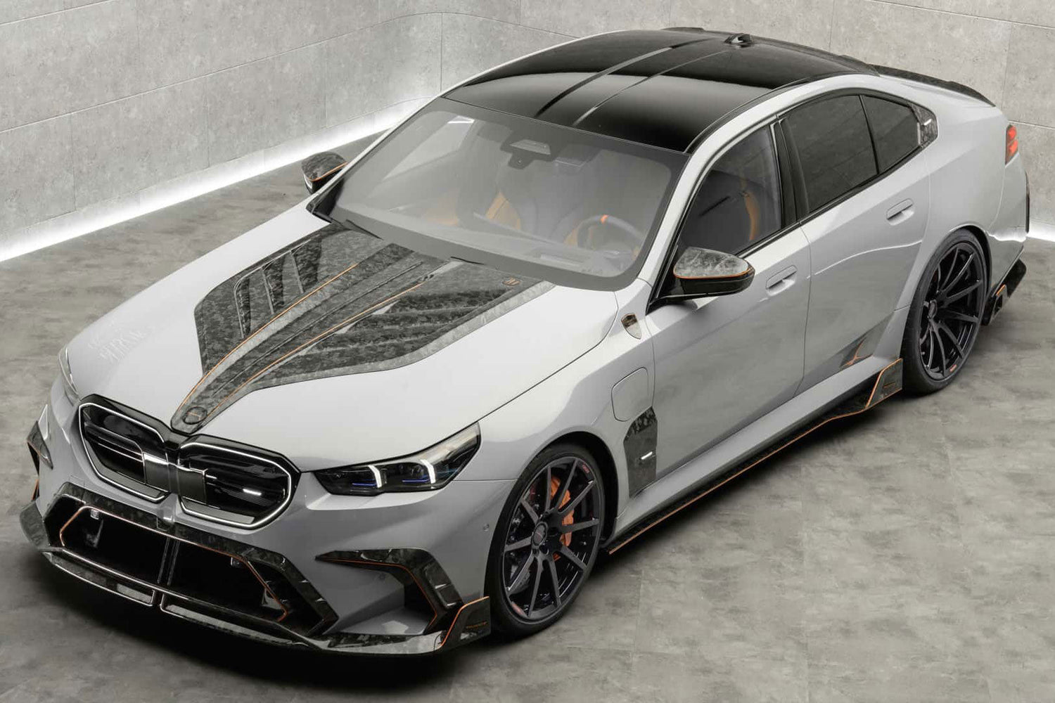 Mansory BMW M5: 850 PS, 3 Endrohre und jede Menge Carbon
