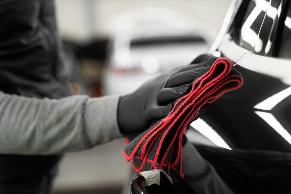 Autolack kneten – So wird dein Lack porentief sauber und spiegelglatt