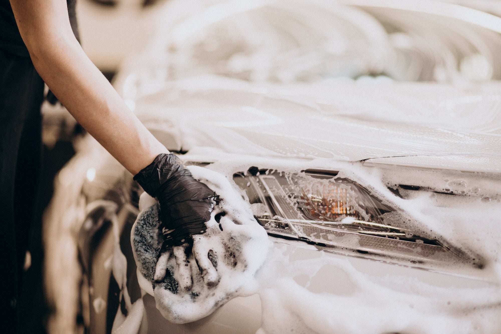 Auto richtig waschen – die perfekte Handwäsche Schritt für Schritt