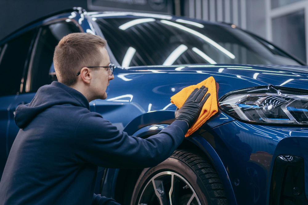 Reinigungs Knete fürs Auto – So wird dein Lack spürbar glatter
